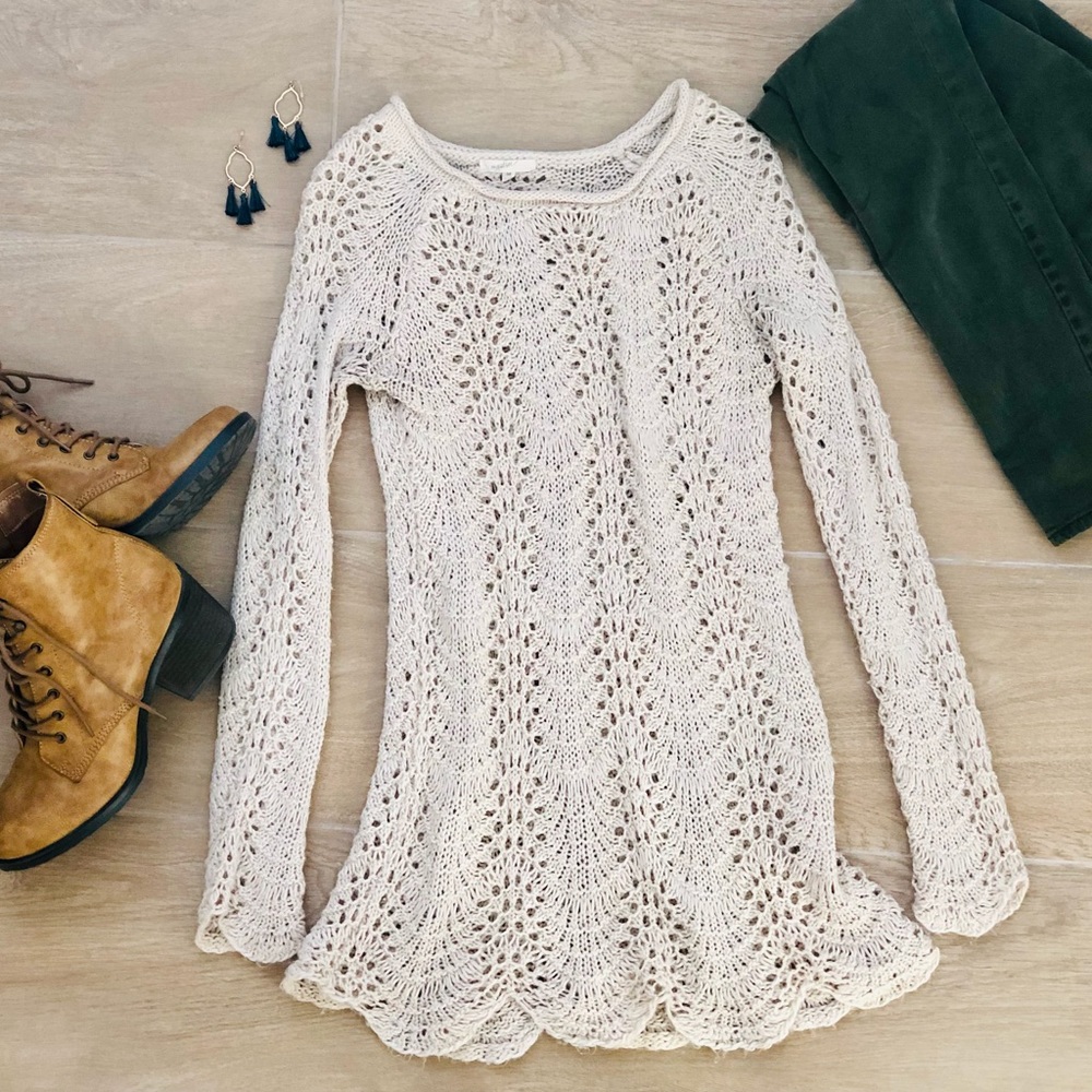 Knit Top with Scallop Details